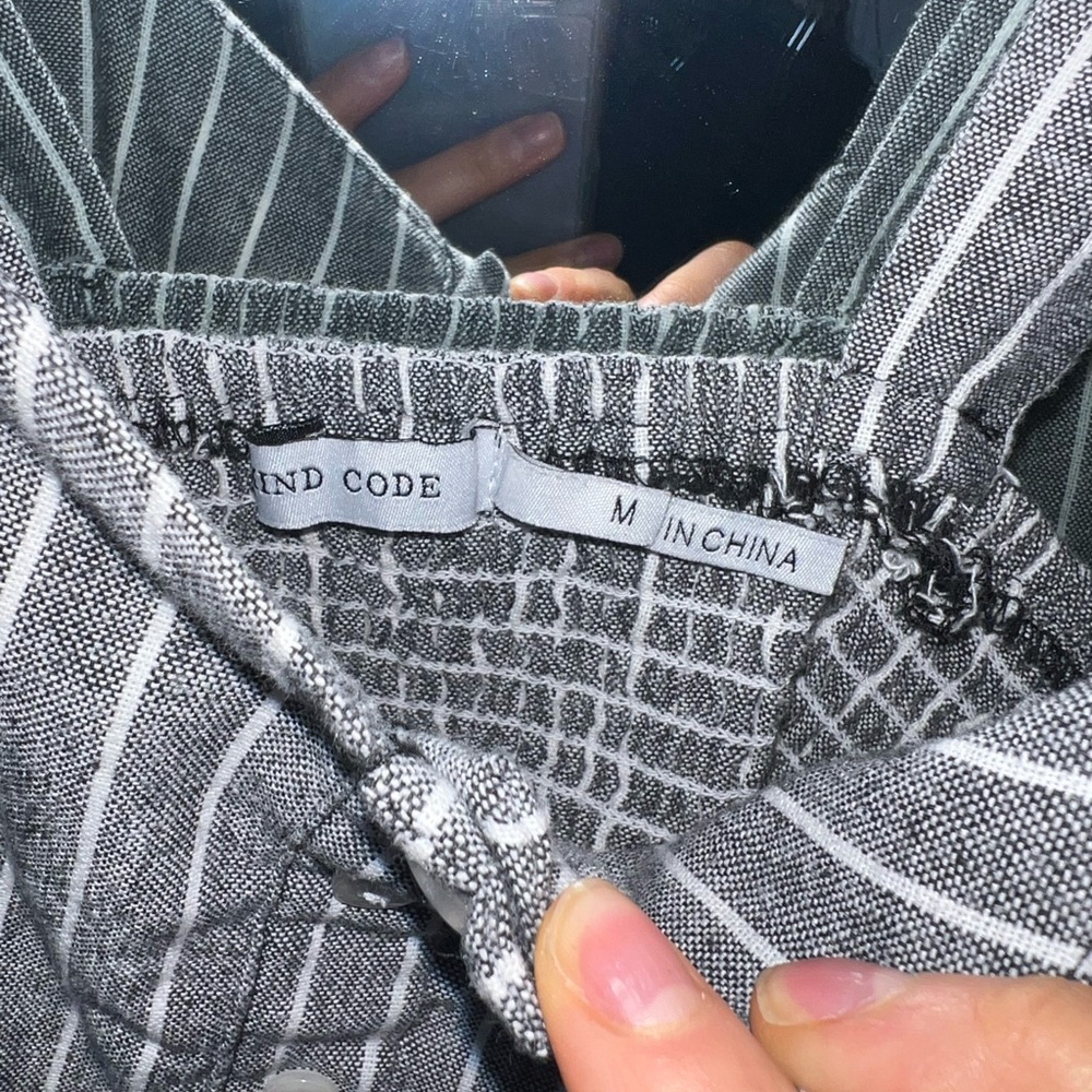 Mind Code Crop Top - Picture 2 of 2